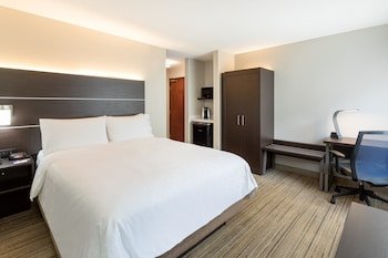 Holiday Inn Express & Suites Minneapolis-Dwtn (Conv Ctr)