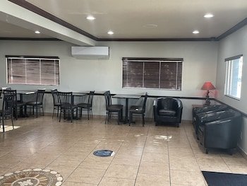 Super 8 by Wyndham Amarillo Central TX