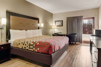 Econo Lodge Cadillac
