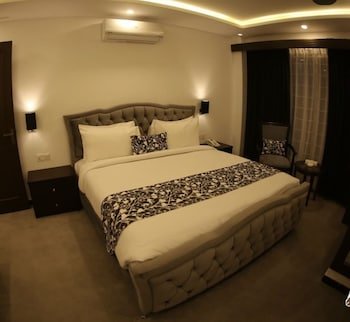Grand Mongolia Hotel