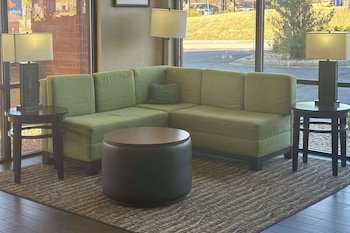 Comfort Suites