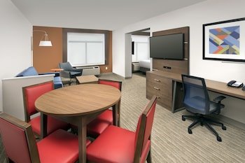 Holiday Inn Express & Suites Baltimore - BWI Airport North