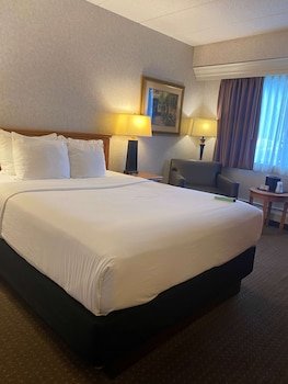 Best Western Plus Kelly Inn - St. Cloud Hotel