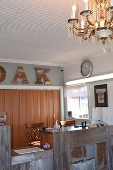 Oak Motel
