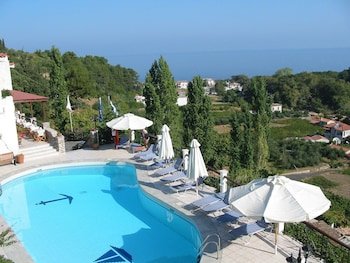 Daphne Hotel