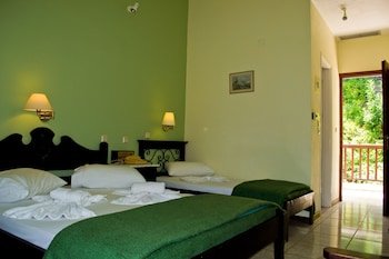 Daphne Hotel