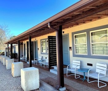 Dixie Motel