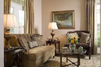 La Maison in Midtown