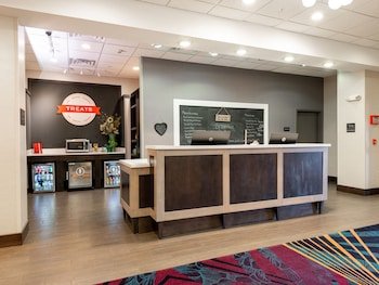 Pratt Inn & Suites