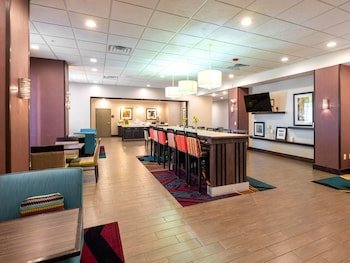 Pratt Inn & Suites