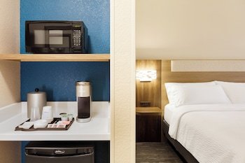 Holiday Inn Express & Suites Stevensville Benton Harbor