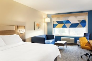 Holiday Inn Express & Suites Stevensville Benton Harbor
