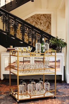 Galleria Park Hotel