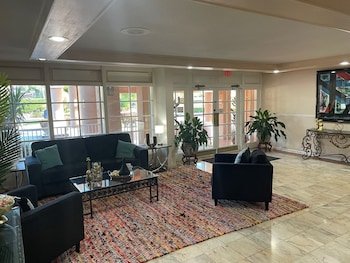 Grand Palms Resort