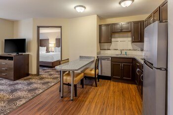 Landmark Suites