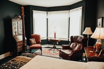 China Clipper Inn