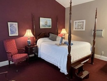 China Clipper Inn