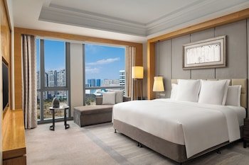 Pullman Haining