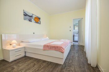 Splitska Villas