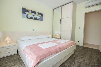 Splitska Villas