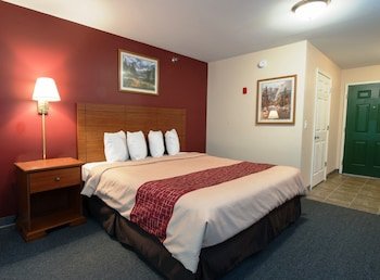 Red Roof Inn & Suites Dickinson