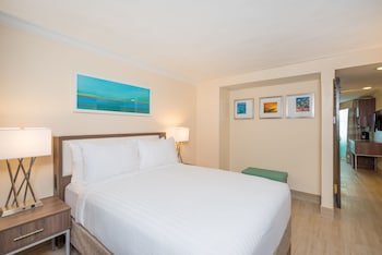 Holiday Inn Express & Suites Nassau