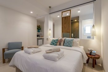 Bluetopia Suites