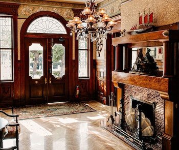 The Curry Mansion Inn