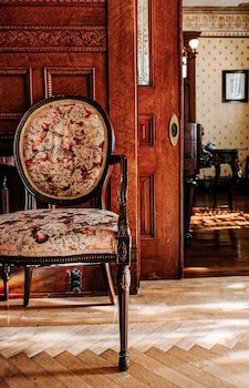 The Curry Mansion Inn
