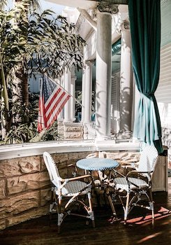 The Curry Mansion Inn