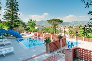 Bleu Village