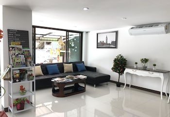 Rinn Boutique House