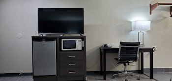 Crescent Park Motel & Suites