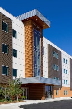AeroStay Hotel