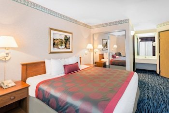 Ramada by Wyndham Kent Seattle Area