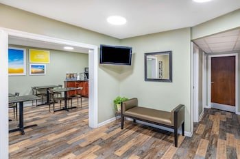 Days Inn by Wyndham Clarksville TN