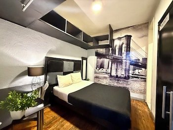 Roomies Hostel Condesa