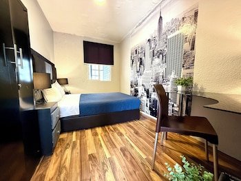 Roomies Hostel Condesa