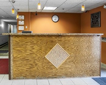 Rodeway Inn & Suites Milwaukee Airport