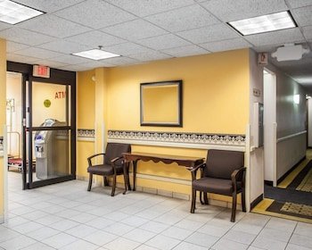 Rodeway Inn & Suites Milwaukee Airport