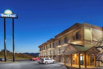 Days Inn By Wyndham Medford
