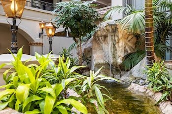 Embassy Suites by Hilton Los Angeles International Airport South