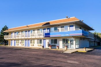 Motel 6 Mitchell
