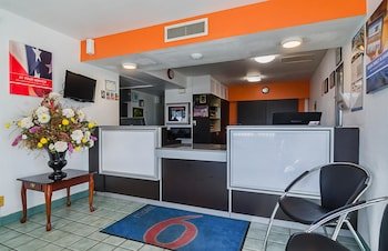 Motel 6 Mitchell