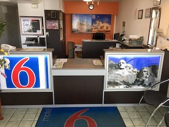 Motel 6 Mitchell