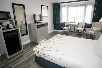 Anchor Beach Inn