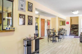 Econo Lodge Lansing