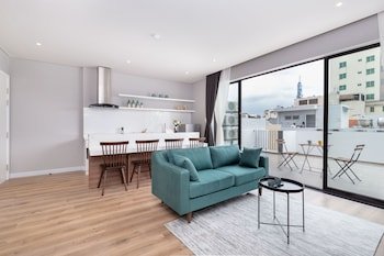 Cozrum Homes-Premier Residence