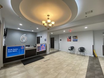 Studio 6 Suites Texas City, TX – I-45 South