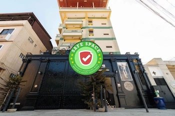 RedDoorz @ CPG Estate Hotel Taguig